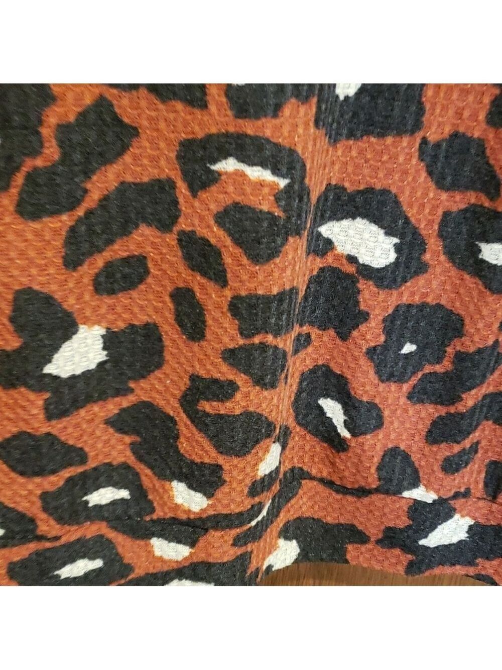 White and Black Leopard Print Waffle Top - Picture 6 of 8